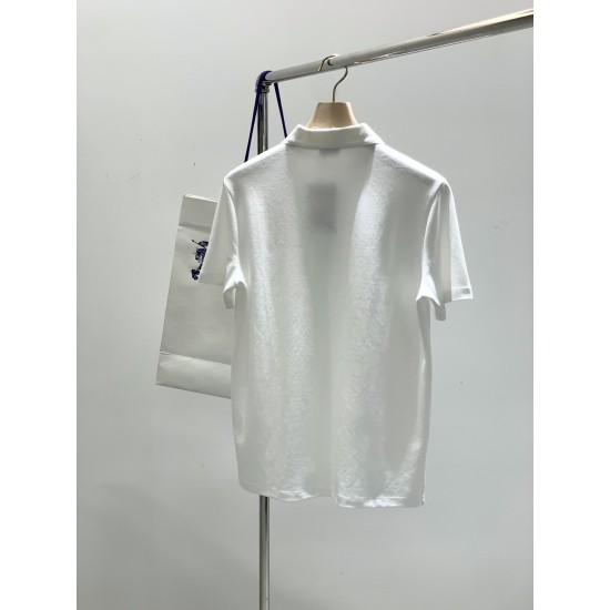 P2362025 summer latest product, available at the counter at the same time, original single product, fashionable and casual lapel short-sleeved T-shirt, imported original fabric, comfortable and breathable upper body, top-grade embroidery craft letter patt P2362025 summer latest product, available at the counter at the same time, original single product, fashionable and casual lapel short-sleeved T-shirt, imported original fabric, comfortable and breathable upper body, top-grade embroidery craft letter patt