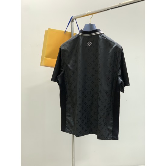 The latest model of P2962025 in summer, available at the counter at the same time, original orders, fashionable and casual suits, and the upper body is very distinctive!Eye-catching and highlighted, imported original fabric, top-grade embroidery craft let