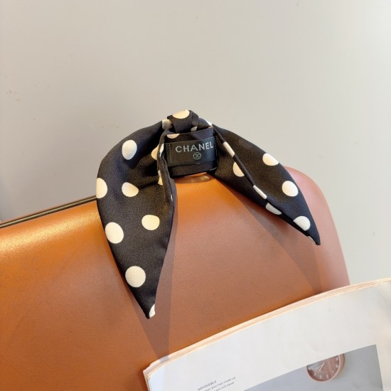 Packaged with p55CHANEL (Chanel) New Silk Polka Dot Clip Duckbill Clip Hairpin, Classic Letter Logo, It’s awesome to change the picture!Dealing for counter Packaged with p55CHANEL (Chanel) New Silk Polka Dot Clip Duckbill Clip Hairpin, Classic Letter Logo, It’s awesome to change the picture!Dealing for counter
