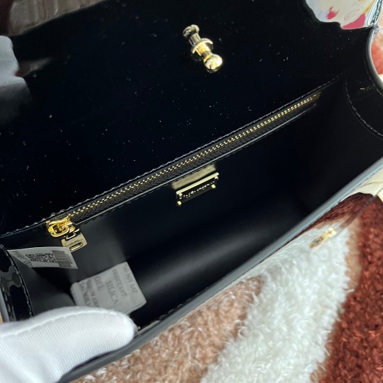 530 [Dolce Gabbana] Model number: 5515 Patent leather top original sheet ➰Delicious handmade, imported cowhide bag body with pure handmade oil edges on top, embellished with standing effect quilted DG log Fashion trend, favorite of many celebrities, cross