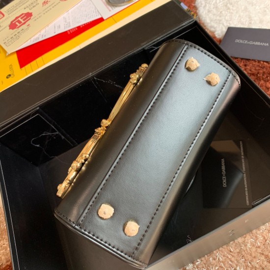 630 [Dolce Gabbana] Model number: 5180# Original order ➰Delicious handmade Imported cowhide with original hardware bag body with pure handmade oil on top of the top of many celebrities' favorites, crossbody, special products for overseas purchasing agents