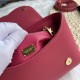570 [Dolce Gabbana] Model number: 9112 Original order ➰Delicate handmade, imported cowhide bag body with pure handmade oil edges on top, embellished with standing effect quilted DG log Fashion trend, favorite of many celebrities, crossbody, overseas purch