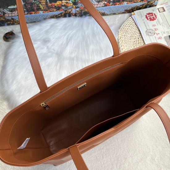 570 [Dolce Gabbana] New shopping bag, model number: 6650 Top original list ➰Delicious handmade, imported cowhide bag body with pure handmade oil edges on top, favorite of many celebrities, overseas purchasing special products, style and aura, as long as y