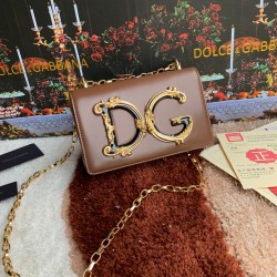 600 【Dolce Gabbana】Top original list ➰Delicate handmade series crossbody bags, imported raw materials, front embellishment, resin bottom plated true gold DG logo, front flip cover adopts hidden magnetic buckle opening and closing, fixed electroplated ruth