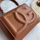 570 [Dolce Gabbana] Model number: 9112 Original order ➰Delicate handmade, imported cowhide bag body with pure handmade oil edges on top, embellished with standing effect quilted DG log Fashion trend, favorite of many celebrities, crossbody, overseas purch