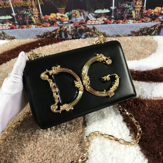 600 【Dolce Gabbana】Top original list ➰Delicate handmade series crossbody bags, imported raw materials, front embellishment, resin bottom plated true gold DG logo, front flip cover adopts hidden magnetic buckle opening and closing, fixed electroplated ruth 600 【Dolce Gabbana】Top original list ➰Delicate handmade series crossbody bags, imported raw materials, front embellishment, resin bottom plated true gold DG logo, front flip cover adopts hidden magnetic buckle opening and closing, fixed electroplated ruth