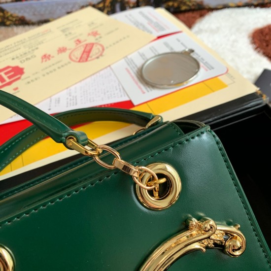 630 [Dolce Gabbana] Model number: 5180# Original order ➰Delicious handmade Imported cowhide with original hardware bag body with pure handmade oil on top of the top of many celebrities' favorites, crossbody, special products for overseas purchasing agents