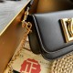 520 【Dolce Gabbana】New model number: 9113 original sheet ➰Delicate handmade, single shoulder crossbody, dual purpose, imported raw materials, real gold-plated DG logo on the bottom, the flip cover is hidden magnetic buckle, removable electroplated rutheni 520 【Dolce Gabbana】New model number: 9113 original sheet ➰Delicate handmade, single shoulder crossbody, dual purpose, imported raw materials, real gold-plated DG logo on the bottom, the flip cover is hidden magnetic buckle, removable electroplated rutheni