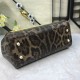 480 [Dolce Gabbana] The same crossbody bag as a celebrity, crossbody, mirror, overseas purchasing special products, fashionable and aura, brand new bag style, any combination can be as long as there is a fashionable heart, you can keep it clearly, when an