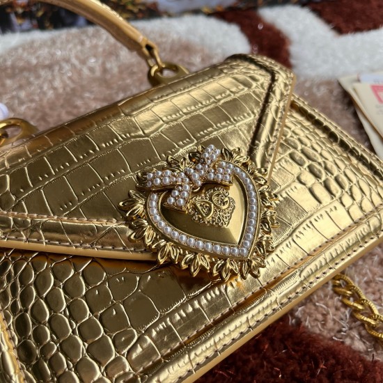 550 [Dolce Gabbana] Chain hand-held crossbody bag model number: 6613 crocodile pattern Original list ➰Delicious handmade Imported cowhide with original hardware bag body top pure handmade oil edges The favorite of many celebrities is Crossbody, Special pr