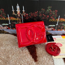 530 [Dolce Gabbana] Model number: 5515 Patent leather top original sheet ➰Delicious handmade, imported cowhide bag body with pure handmade oil edges on top, embellished with standing effect quilted DG log Fashion trend, favorite of many celebrities, cross