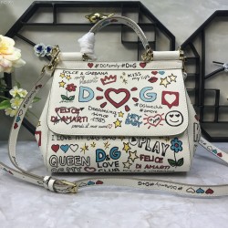 480 [Dolce Gabbana] Crossbody, mirror, special products for overseas purchasing, new bag style and aura, any combination can be as long as there is a fashionable heart, you can keep it clearly, when and where DG will always show you infinite surprises Lux