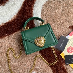 530 [Dolce Gabbana] Chain hand-held crossbody bag model number: 6613 original list ➰Delicious handmade Imported cowhide leather with original hardware bag body with pure handmade oil on top of the top of many celebrities' favorites. Crossbody can be purch