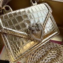 530 [Dolce Gabbana] Chain hand-held crossbody bag model number: 6613 crocodile pattern Top original list ➰Delicious handmade Imported cowhide with original hardware bag body top handmade oil edges The favorite of many celebrities, crossbody can be crossbo