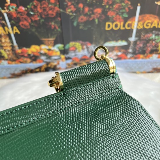 510 [Dolce Gabbana] Model number: 4662 Lizard Diamond Original Single Perfect Bag Shape Imported Top-Level Lizard Pattern Cowhide, Customized Vacuum High Electroplating Hardware, Versatile Bag Style, Hand-in Crossbody is suitable for any occasion, Gorgeou