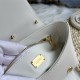 570 [Dolce Gabbana] Model number: 9112 Original order ➰Delicate handmade, imported cowhide bag body with pure handmade oil edges on top, embellished with standing effect quilted DG log Fashion trend, favorite of many celebrities, crossbody, overseas purch