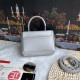570 [Dolce Gabbana] Model number: 9112 Original order ➰Delicate handmade, imported cowhide bag body with pure handmade oil edges on top, embellished with standing effect quilted DG log Fashion trend, favorite of many celebrities, crossbody, overseas purch