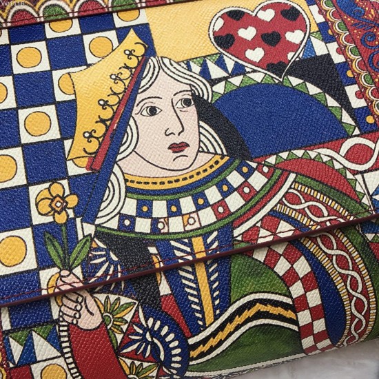 480 [Dolce Gabbana] The same crossbody bag as a celebrity, crossbody, mirror, overseas purchasing special products, fashionable and aura, brand new bag style, any combination can be as long as there is a fashionable heart, you can keep it clearly, when an