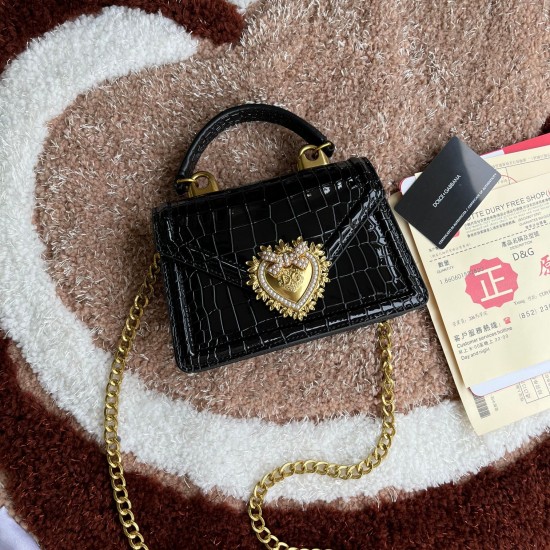 550 [Dolce Gabbana] Chain hand-held crossbody bag model number: 6613 crocodile pattern Original list ➰Delicious handmade Imported cowhide with original hardware bag body top pure handmade oil edges The favorite of many celebrities is Crossbody, Special pr