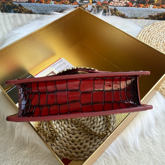 530 [Dolce Gabbana] Chain hand-held crossbody bag model number: 6613 crocodile pattern Top original list ➰Delicious handmade Imported cowhide with original hardware bag body top handmade oil edges The favorite of many celebrities, crossbody can be crossbo