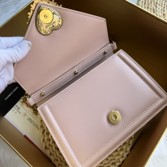 510 [Dolce Gabbana] Chain hand-held crossbody bag model number: 6613 plain paper Original ➰Delicious handmade Imported cowhide with original hardware bag body with pure handmade oil on top of the top of many celebrities' favorites, crossbody, special prod