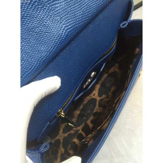 530 Medium size [Dolce Gabbana] Colorful Diamond Lizard Pattern Crossbody Bag Original Single Perfect Bag Shape Imported Top-Level Lizard Pattern Cowhide, Customized Vacuum High Electroplating Hardware All-match Bag Style Hand-Owned Crossbody is suitable 