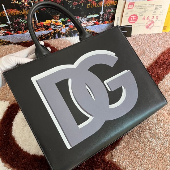 570 [Dolce Gabbana] Model number: 3556 Top original list Tote bag➰Delicious handmade, imported cowhide bag body with pure handmade oil edges on top, the favorite of many celebrities, overseas purchasing special products, style and aura, as long as you hav