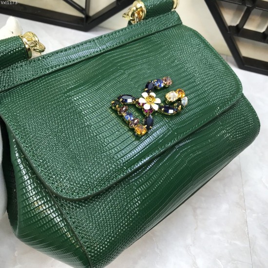 470 Small [Dolce Gabbana] Colorful Diamond Lizard Pattern Crossbody Bag Original Single Perfect Bag Shape Imported Top-Level Lizard Pattern Cowhide, Customized Vacuum High Electroplating Hardware All-match Bag Shape Hand-Off Crossbody is suitable for any 