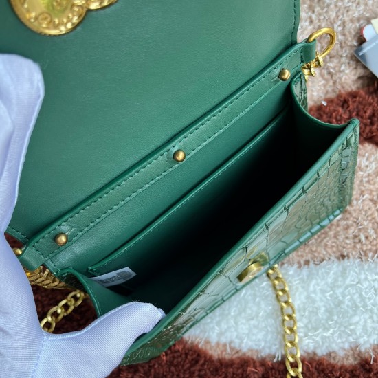 550 [Dolce Gabbana] Chain hand-held crossbody bag model number: 6613 crocodile pattern Original list ➰Delicious handmade Imported cowhide with original hardware bag body top pure handmade oil edges The favorite of many celebrities is Crossbody, Special pr
