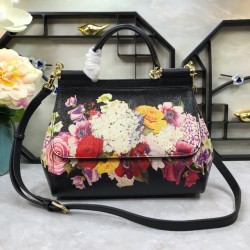 480 [Dolce Gabbana] Crossbody, mirror, special products for overseas purchasing, new bag style and aura, any combination can be as long as there is a fashionable heart, you can keep it clearly, when and where DG will always show you infinite surprises Lux