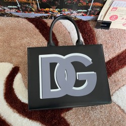 570 [Dolce Gabbana] Model number: 3556 Top original list Tote bag➰Delicious handmade, imported cowhide bag body with pure handmade oil edges on top, the favorite of many celebrities, overseas purchasing special products, style and aura, as long as you hav