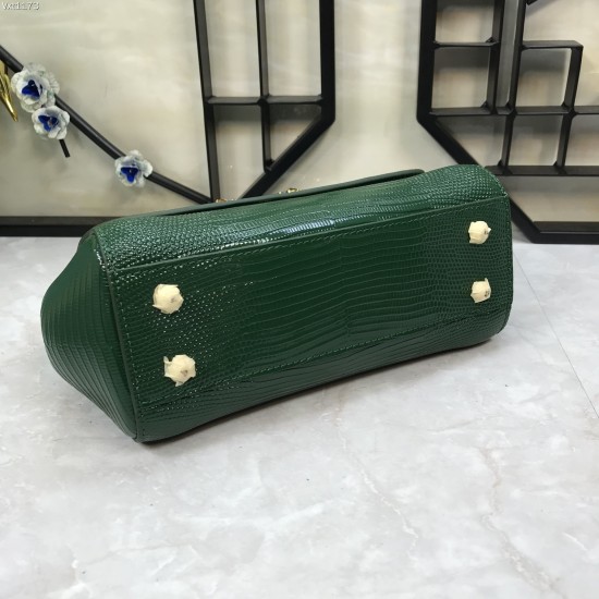 470 Small [Dolce Gabbana] Colorful Diamond Lizard Pattern Crossbody Bag Original Single Perfect Bag Shape Imported Top-Level Lizard Pattern Cowhide, Customized Vacuum High Electroplating Hardware All-match Bag Shape Hand-Off Crossbody is suitable for any 
