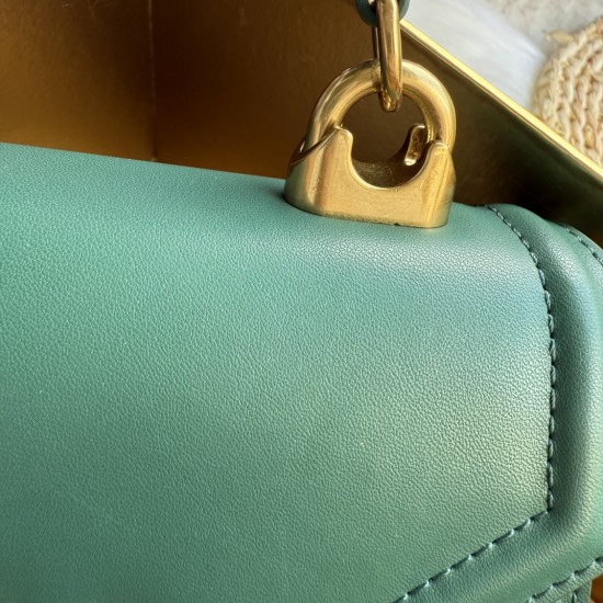 510 [Dolce Gabbana] Chain hand-held crossbody bag model number: 6613 plain paper Original ➰Delicious handmade Imported cowhide with original hardware bag body with pure handmade oil on top of the top of many celebrities' favorites, crossbody, special prod