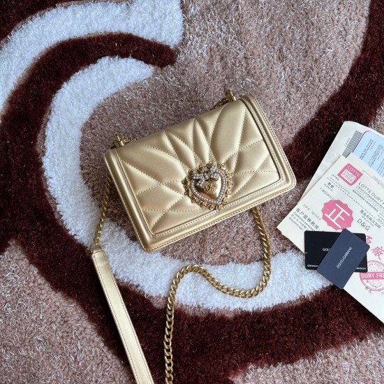 580 small [Dolce Gabbana] model number 4152 original list ➰Delicious handmade imported cowhide with original hardware bag body pure handmade oil on top of the bag, many celebrities' favorites, crossbody, overseas purchasing special products, fashionable a