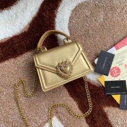 530 [Dolce Gabbana] Chain hand-held crossbody bag model number: 6613 original list ➰Delicious handmade Imported cowhide leather with original hardware bag body with pure handmade oil on top of the top of many celebrities' favorites. Crossbody can be purch