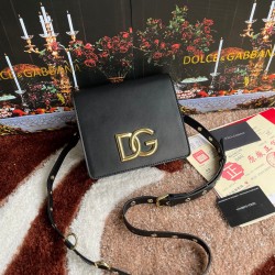 600 [Dolce Gabbana] Model number: 5188 original list ➰Semantic delicate handmade imported cowhide, front DG logo, pure handmade oil on the top of the bag, favorite of many celebrities, overseas purchasing special products, style and aura, new bag style, a