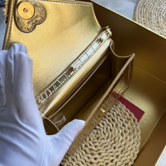 530 [Dolce Gabbana] Chain hand-held crossbody bag model number: 6613 crocodile pattern Top original list ➰Delicious handmade Imported cowhide with original hardware bag body top handmade oil edges The favorite of many celebrities, crossbody can be crossbo