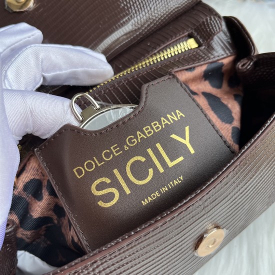 490 [Dolce Gabbana] Model number: 4660 Lizard Diamond Original Single Perfect Bag Shape Imported Top-Level Lizard Pattern Cowhide, Customized Vacuum High Electroplating Hardware, Versatile Bag Style, Hand-in Crossbody is suitable for any occasion, Gorgeou