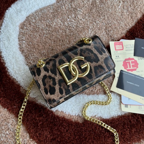500 [Dolce Gabbana] Model number: 5183 Original order ➰Delicate handmade Imported cowhide with original hardware bag body with pure handmade oil on top of the top of many celebrities' favorites, crossbody, special products for overseas purchasing agents, 