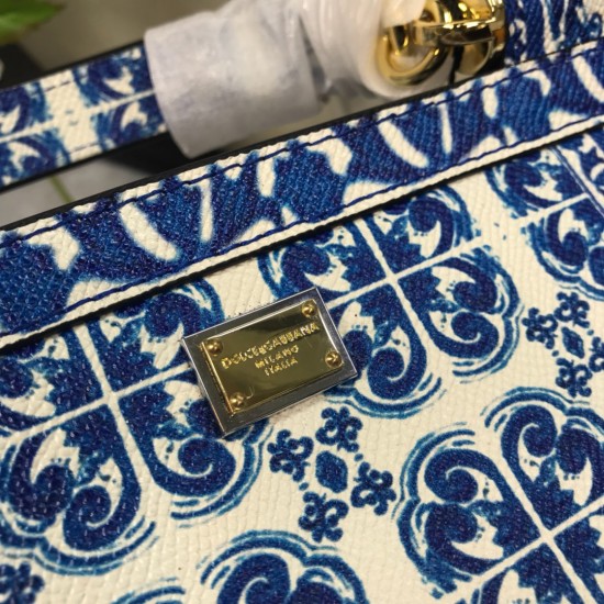 480 [Dolce Gabbana] Crossbody, mirror, special products for overseas purchasing, new bag style and aura, any combination can be as long as there is a fashionable heart, you can keep it clearly, when and where DG will always show you infinite surprises Lux
