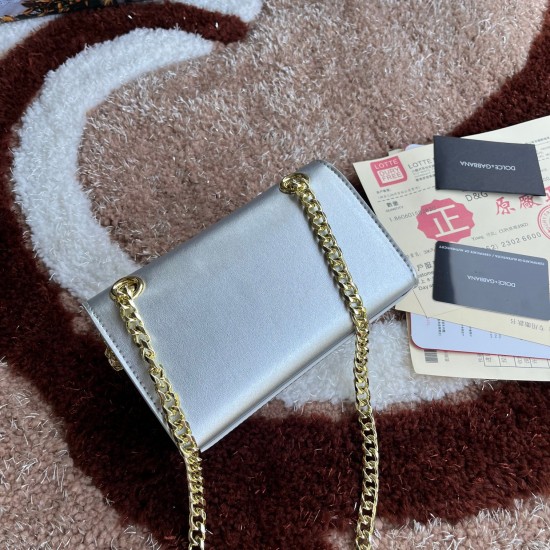 500 [Dolce Gabbana] Model number: 5183 Original order ➰Delicate handmade Imported cowhide with original hardware bag body with pure handmade oil on top of the top of many celebrities' favorites, crossbody, special products for overseas purchasing agents, 