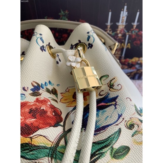 510 [Dolce Gabbana] Classic bucket bag, crossbody, special products for overseas purchasing, new bag style and aura, any combination can be used as long as there is a fashionable heart, you can keep it clearly when and where DG will always show you infini