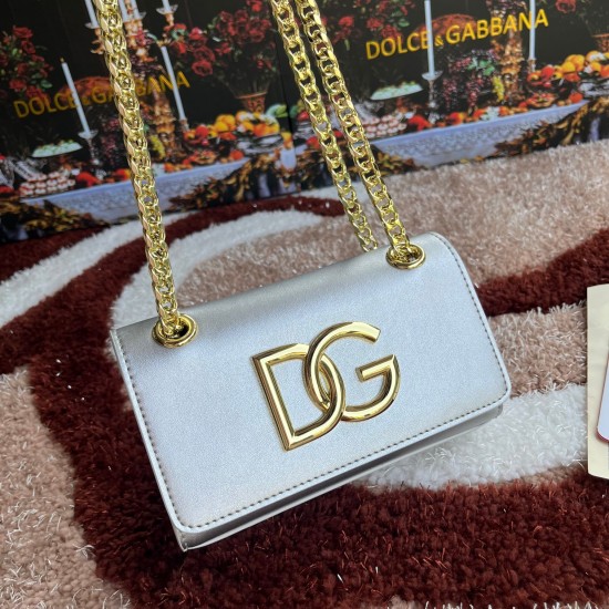 500 [Dolce Gabbana] Model number: 5183 Original order ➰Delicate handmade Imported cowhide with original hardware bag body with pure handmade oil on top of the top of many celebrities' favorites, crossbody, special products for overseas purchasing agents, 