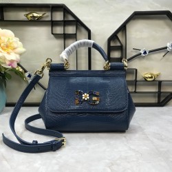 470 Small [Dolce Gabbana] Colorful Diamond Lizard Pattern Crossbody Bag Original Single Perfect Bag Shape Imported Top-Level Lizard Pattern Cowhide, Customized Vacuum High Electroplating Hardware All-match Bag Shape Hand-Off Crossbody is suitable for any 