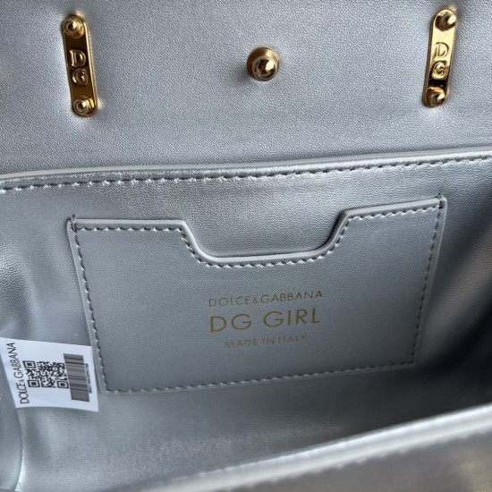 570 【Dolce Gabbana】❤️New.Model number: 9111 original list ➰Delicate and handmade, imported cowhide bag body with pure handmade oil edges on the top, embellished with DG double electroplating sign fashion trend, front flip cover adopts hidden magnetic buck 570 【Dolce Gabbana】❤️New.Model number: 9111 original list ➰Delicate and handmade, imported cowhide bag body with pure handmade oil edges on the top, embellished with DG double electroplating sign fashion trend, front flip cover adopts hidden magnetic buck