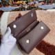 P550 model number: 4133 palm print high-end product [Dolce Gabbana] Another platinum bag in the fashion industry ➰Delicate handmade classic model solid color versatile. Favorite of many celebrities. Crossbody can be used with mirrors. Special products for