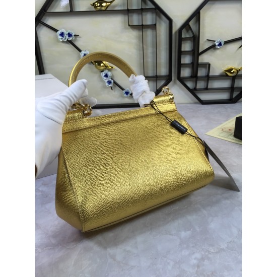 410 small high-end product [Dolce Gabbana] crossbody women's bag ➰Delicate handmade classic style solid color versatile. Favorite of many celebrities. Crossbody can be matched with mirrors. Special products for overseas purchasing agents!Imported palm-pri