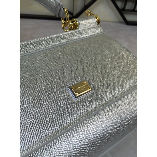 410 small high-end product [Dolce Gabbana] crossbody women's bag ➰Delicate handmade classic style solid color versatile. Favorite of many celebrities. Crossbody can be matched with mirrors. Special products for overseas purchasing agents!Imported palm-pri