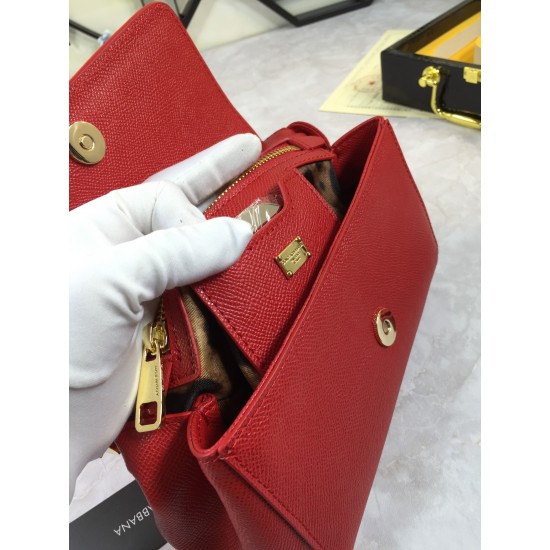 410 small high-end product [Dolce Gabbana] crossbody women's bag ➰Delicate handmade classic style solid color versatile. Favorite of many celebrities. Crossbody can be matched with mirrors. Special products for overseas purchasing agents!Imported palm-pri