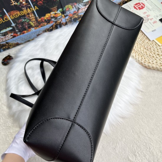 570 [Dolce Gabbana] New shopping bag, model number: 6650 Top original list ➰Delicious handmade, imported cowhide bag body with pure handmade oil edges on top, favorite of many celebrities, overseas purchasing special products, style and aura, as long as y